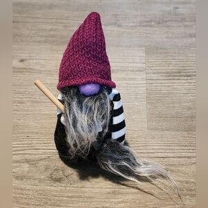 NWOT Halloween Gnome Girl Witch Plush Elf Broom Decor‎ Farmhouse Plaid KZ